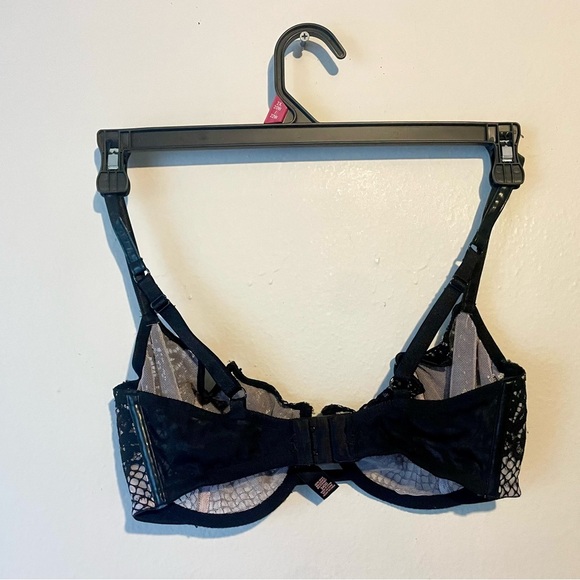 VICTORIA'S SECRET VERY SEXY SCANDALOUS BLACK BRA Size 34DD - Picture 5 of 8